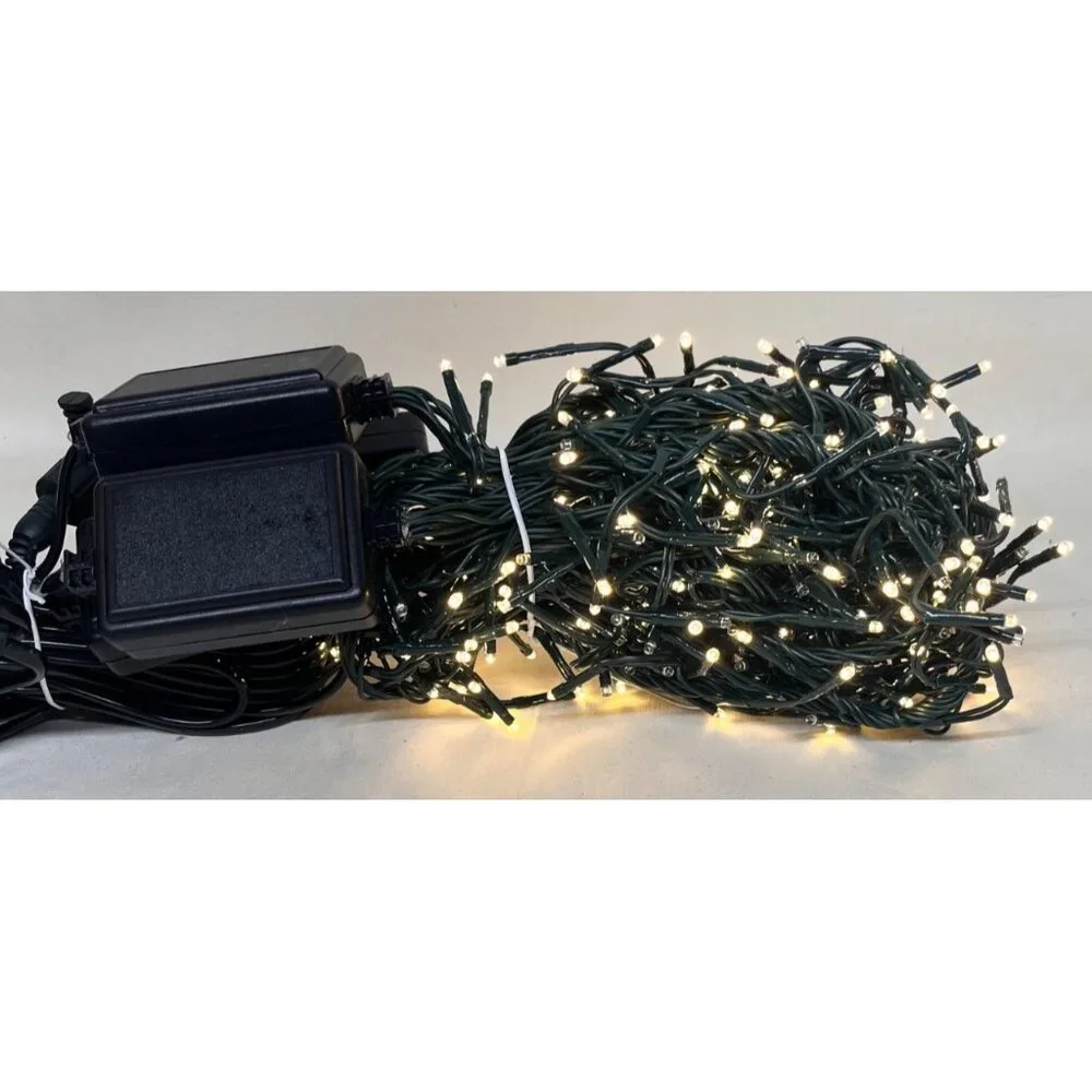 NIB Holiday Bright Lights 400 LED Cascading Cluster Rain Light Set